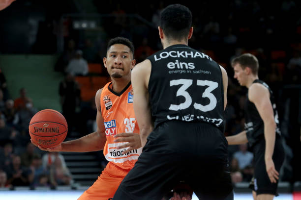 全场欢声雷 全场欢声雷